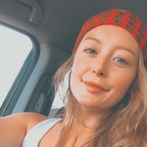 Meet your Posher, Alyssa